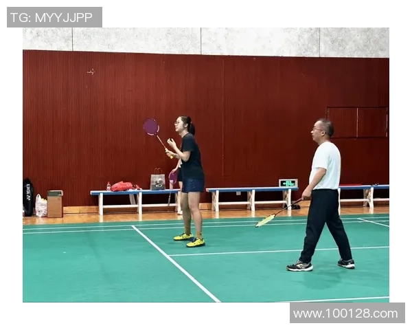 周强的羽毛球人生：从热爱到执着的深度对话与成长故事